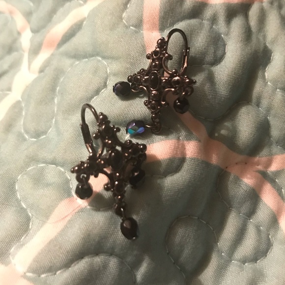 Fashion Jewelry Jewelry - Silver Cross Earrings with Black Iridescent Beads